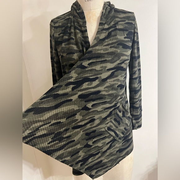 Retrology Waffle Knit Camouflage Hooded Cardigan Size Small - Picture 2 of 8